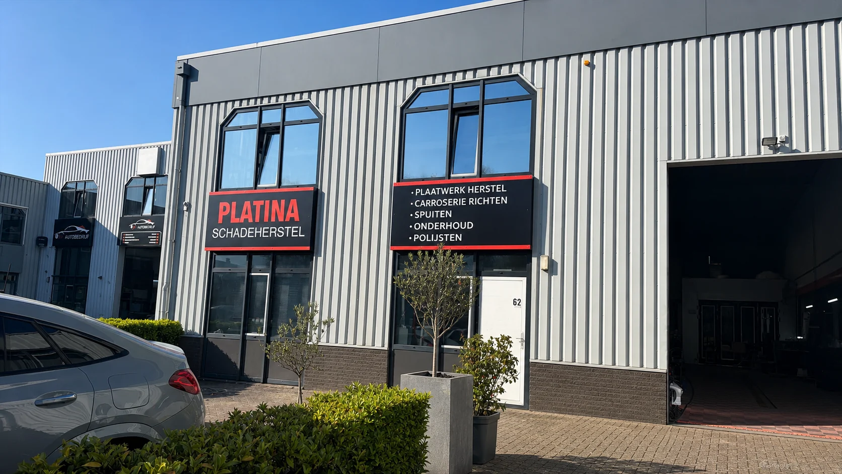 Buitenzijde van Platina Schadeherstel aan de Platinastraat 62 in Zoetermeer